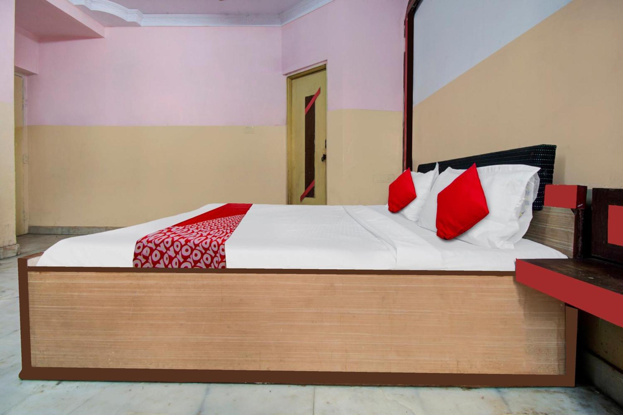 Hotel Sanwariya Palace Jaipur Bagian luar foto